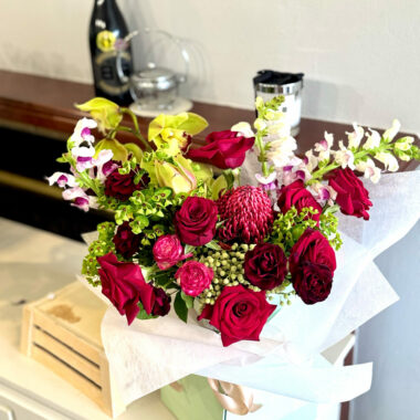 Dramatic Red Elegance Flower Posy Bag